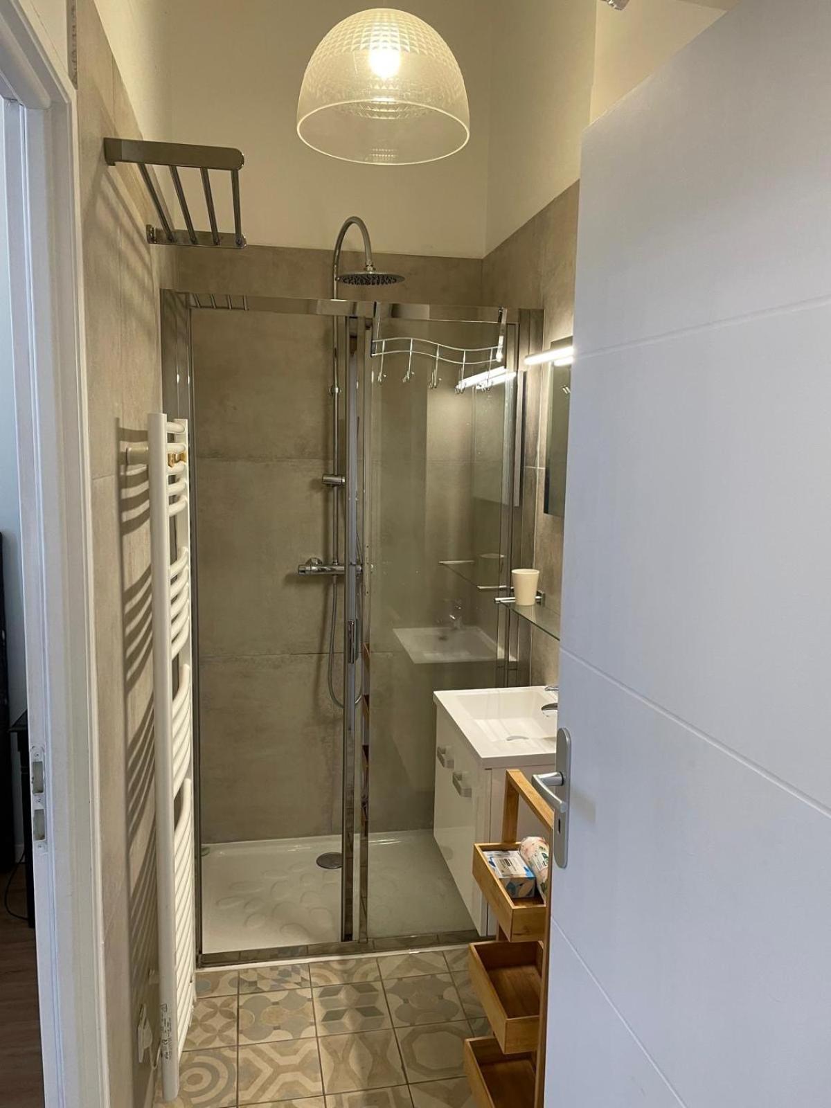 Emplacement Rare Elegant Appartement Avec Balcon Sur Le Canal Royal Σετ Εξωτερικό φωτογραφία